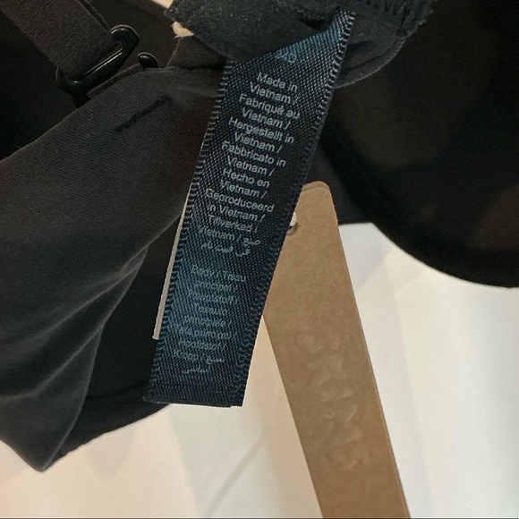 *NWT* SKIMS T-Shirt Bra- Black- 34D - Picture 5 of 6